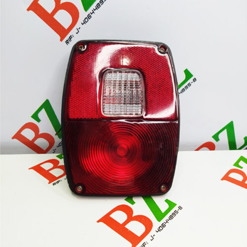 Mica Stop Trasero Cuadrado Universal Para Camiones, marca APW